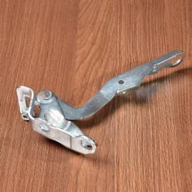 Петля капота ліва Geely EC7/EC7-RV 1062002606